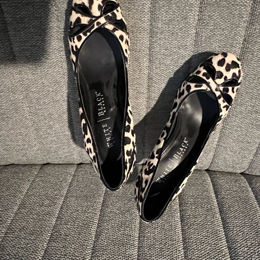 White House Black Market Black and White Flats